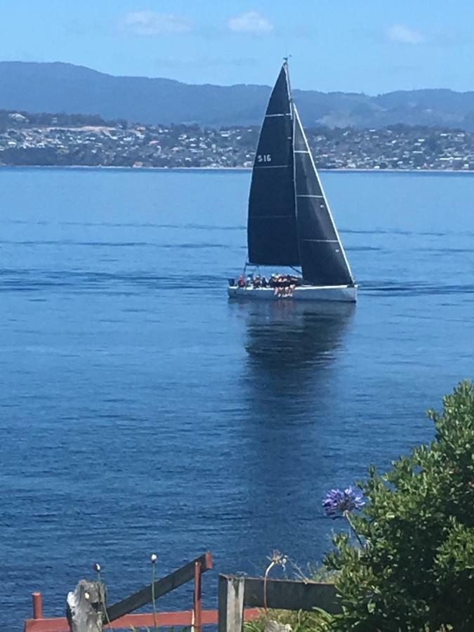 Beach Buoy Opossum Bay South Arm Экстерьер фото